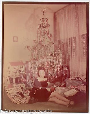 FASHIONABLE WIFE UNDER THE CHRISTMAS TREE DOLLHOUSE & PRESENTS VINTAGE PHOTO - K-townConsignments