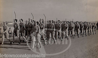 WAC WOMEN IN UNIFORM MARCHING IN STEP VINTAGE WWII MILITARY SNAPSHOT PHOTO - K-townConsignments