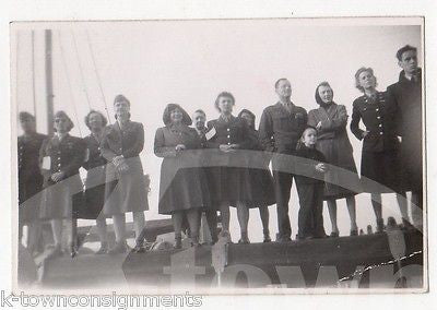 WAC MILITARY WOMEN IN UNIFORM GROUP SEND-OFF VINTAGE WWII SNAPSHOT PHOTOS LOT - K-townConsignments