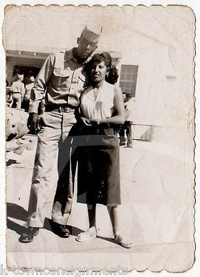 AFRICAN AMERICAN BLACK GI IN UNIFORM & HIS GIRL ORIGINAL WWII SNAPSHOT PHOTO - K-townConsignments