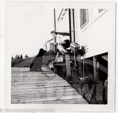 HUGE BLACK POODLE DOG & LOVING PARENTS VINTAGE AMERICANA SNAPSHOT PHOTOS LOT - K-townConsignments