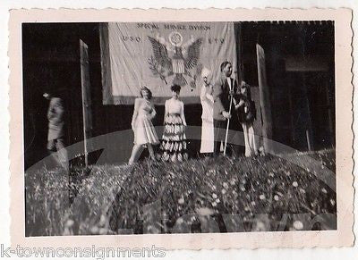 USO SPECIAL SERVICES DIVISION WWII VICTORY GERMANY LIVE ON STAGE SNAPSHOT PHOTO - K-townConsignments