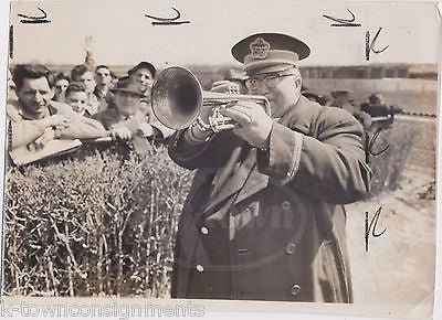 KARL RISSLAND JAMAICA RACE DAY BUGLER MUSICIAN VINTAGE NEWS PRESS PHOTO 1958 - K-townConsignments