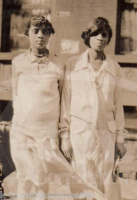 AFRICAN AMERICAN MOTHER & DAUGHTER 1920s NEW YORK CITY VINTAGE SNAPSHOT PHOTO - K-townConsignments