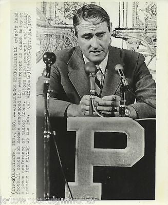 BOB DEMOSS PURDUE UNIVERSITY HEAD COACH VINTAGE NCAA FOOTBALL PRESS PHOTO - K-townConsignments