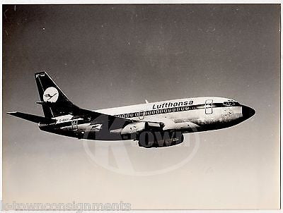 LUFTHANSA AIRLINES BOEING 737 TWIN ENGINE VINTAGE AVIATION ADVERTISING PHOTO - K-townConsignments