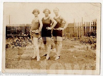 AFRICAN AMERICAN FLAPPER GIRLS DRESS UP FUN VINTAGE 1920s SNAPSHOT PHOTOGRAPH - K-townConsignments