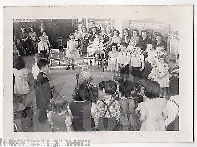 SANTA CLAUS DOLL BOYS & GIRLS SCHOOL CHILDREN VINTAGE CHRISTMAS SNAPSHOT PHOTO - K-townConsignments