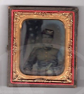 UNION CAVALRY CIVIL WAR SOLDIER IN UNIFORM BY AMERICAN FLAG AMBROTYPE PHOTOGRAPH - K-townConsignments