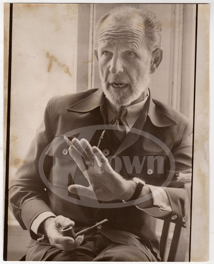 HUME CRONYN TV MOVIE ACTOR SMOKING A PIPE VINTAGE STUDIO PROMO PHOTOGRAPH - K-townConsignments