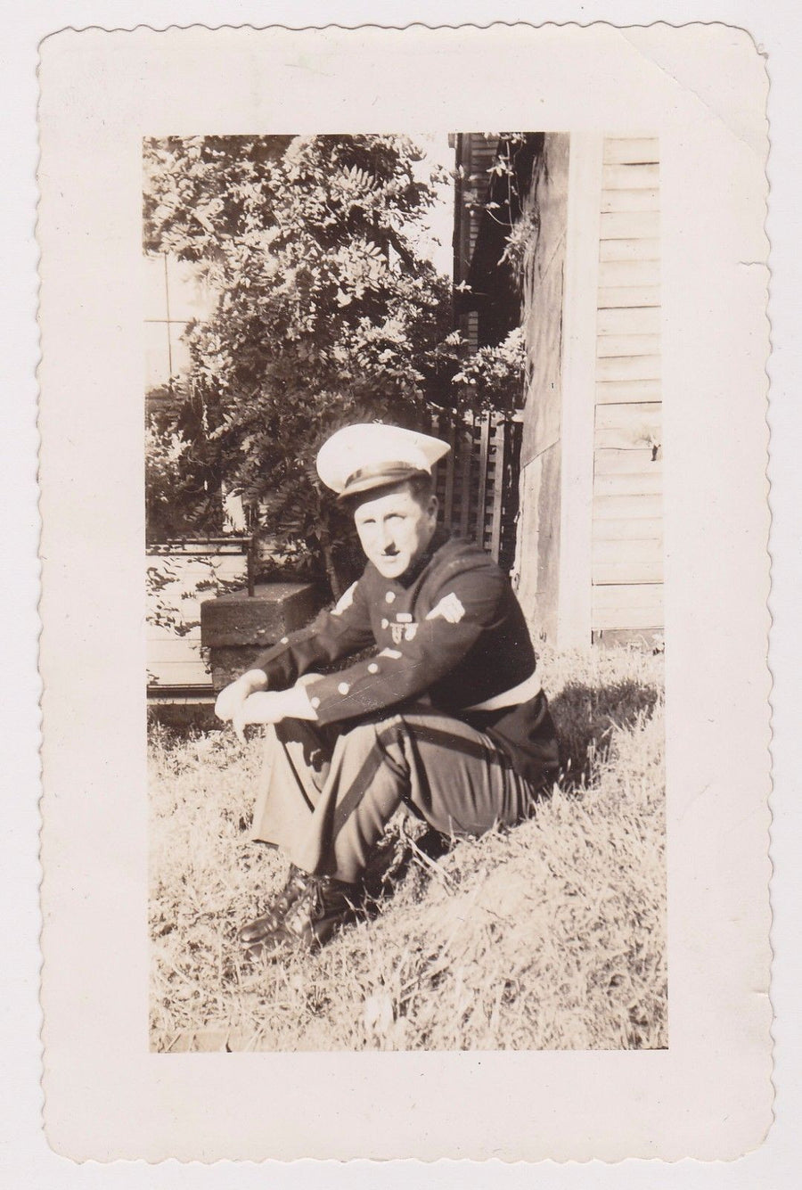 USMC UNITED STATES MARINE IN UNIFORM VINTAGE WWII HOMEFRONT SNAPSHOT PHOTO - K-townConsignments