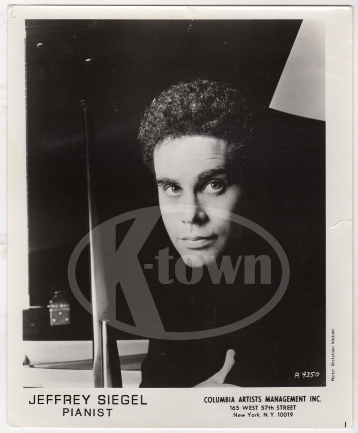 JEFFREY SEIGEL PIANIST MUSICIAN VINTAGE COLUMBIA ARTISTS STUDIO PROMO PHOTO - K-townConsignments