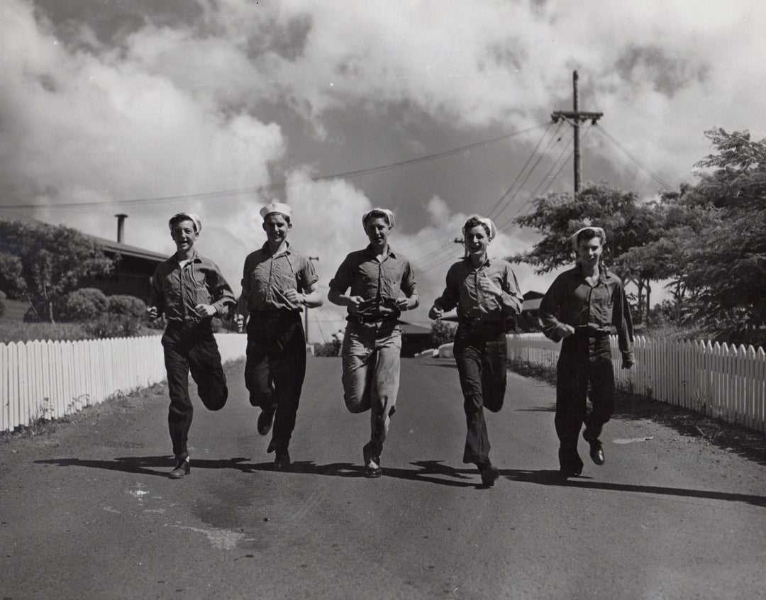WWII SAILOR BOYS ATOMIC BOMB CREW OPERATION CROSSROADS LARGE 11x14 PHOTOGRAPH - K-townConsignments
