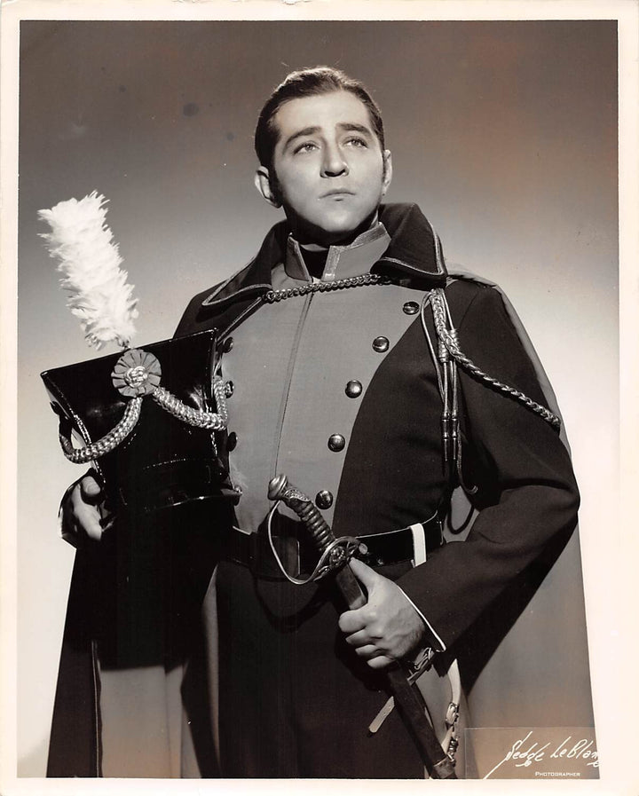 ROBERT MERRILL SCREEN AND STAGE SINGER ACTOR AUTOGRAPH SIGNATURE & VINTAGE PHOTO - K-townConsignments