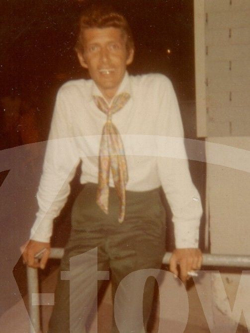 DELL REEVES COUNTRY WESTERN MUSIC SINGER ORIGINAL VINTAGE SNAPSHOT PHOTO 1969 - K-townConsignments