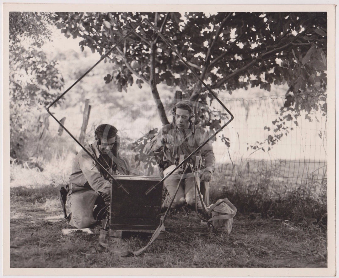 3RD ARMY LAKE CHARLES LOUISIANA RADIO GENERATOR OPERATOR VINTAGE MILITARY PHOTO - K-townConsignments