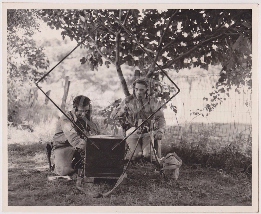 3RD ARMY LAKE CHARLES LOUISIANA RADIO GENERATOR OPERATOR VINTAGE MILITARY PHOTO - K-townConsignments