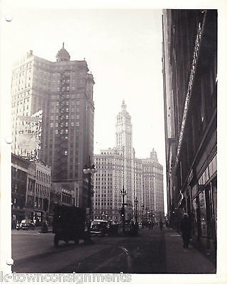NORTH MICHIGAN AVENUE CHICAGO VINTAGE WWII SOLDIERS 1940s SNAPSHOT PHOTO - K-townConsignments
