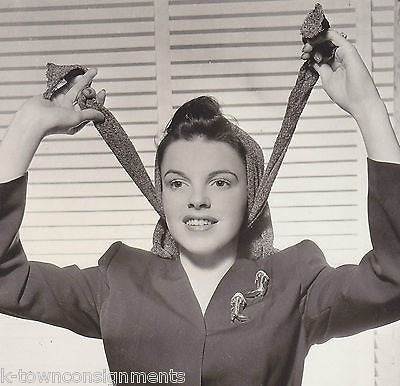 JUDY GARLAND WIZARD OF OZ MOVIE ACTRESS VINTAGE FASHIONABLE PROMO PHOTO - K-townConsignments