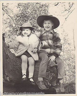 ARRGG! LITTLE COWBOY & LITTLE GIRL VINTAGE FUN BROTHER SISTER SNAPSHOT PHOTO - K-townConsignments