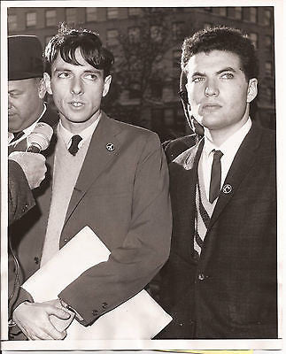 THOMAS C. CORNELL PRESS PHOTO MARC PAUL EDELMAN DRAFT CARD BURNING NEW YORK 1965 - K-townConsignments