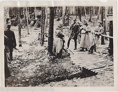 WWI AUSTRIAN & GERMAN SOLDIERS AT HINDENBURG HEADQUARTERS MILITARY PRESS PHOTO - K-townConsignments