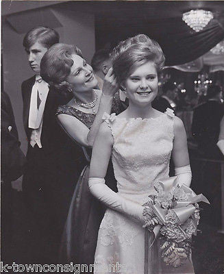 RICHARD NIXON WIFE & DAUGHTER VINTAGE 1960s PRESS PHOTO - K-townConsignments