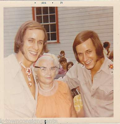 HAGAR TWINS COUNTRY MUSIC SINGER ORIGINAL FAN CONCERT SNAPSHOT PHOTOS LOT - K-townConsignments