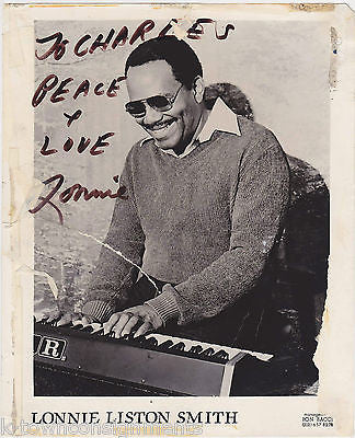 LONNIE LISTON SMITH R&B MUSIC VINTAGE AUTOGRAPH SIGNED STUDIO PROMO PHOTO - K-townConsignments