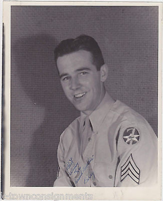 WWII US SOLDIER IN UNIFORM 'BILLY KING' VINTAGE AUTOGRAPH SIGNED PORTRAIT PHOTO - K-townConsignments