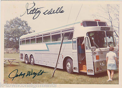 KITTY WELLS JOHNNY WRIGHT COUNTRY MUSIC SINGERS AUTOGRAPH SIGNED SNAPSHOT PHOTO - K-townConsignments