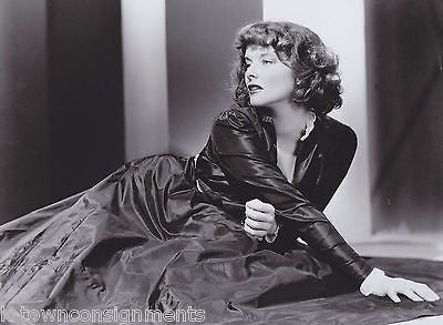 KATHARINE HEPBURN MOVIE ACTRESS CRUMPLED ON STAGE RARE VINTAGE STUDIO PHOTO - K-townConsignments