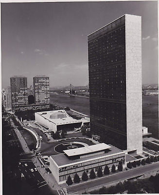 UNITED NATIONS NY VINTAGE BUILDING & LOGO PRESS PHOTOS - K-townConsignments