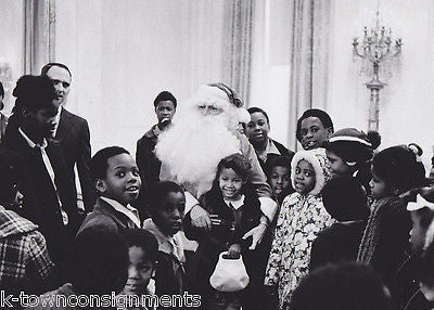 CHRISTMAS AT THE WHITE HOUSE 1970s SANTA CLAUS & WASHINGTON DC YOUTH PHOTOGRAPH - K-townConsignments