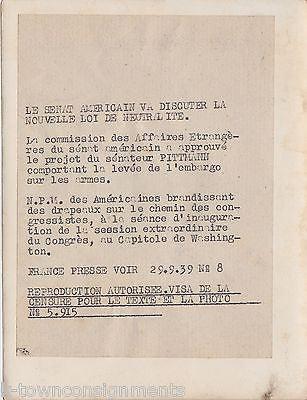 WWII AMERICANS WAVING FLAGS SENATE LAW OF NEUTRALITY VINTAGE FRENCH NEWS PHOTO - K-townConsignments