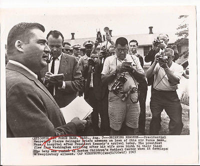 PIERRE SALINGER PRESS PHOTO JOHN KENNEDY PRESS SECRETARY OTIS AIR FORCE BASE JFK - K-townConsignments