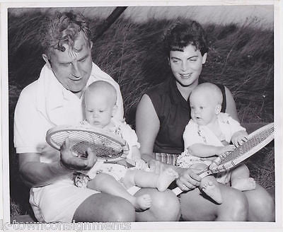 GOVERNOR MEYNER & TWINS VINTAGE POLITICAL PRESS PHOTO - K-townConsignments