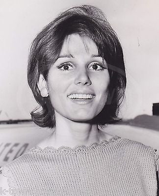PAULA PRENTISS STEPFORD WIVES ACTRESS VINTAGE UNITED AIRLINES PROMO PRESS PHOTO - K-townConsignments