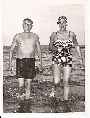 ROBERT MEYNER PRESS PHOTO NEW JERSEY GOVERNOR HELEN MEYNER HYANNISPORT MASS 1957 - K-townConsignments