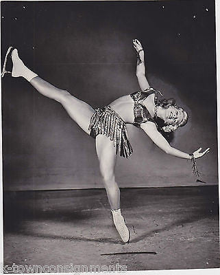 MAE ROSS ICE FOLLIES DANCING ON ICE SKATER VINTAGE 1940s NEWS PRESS PHOTO - K-townConsignments