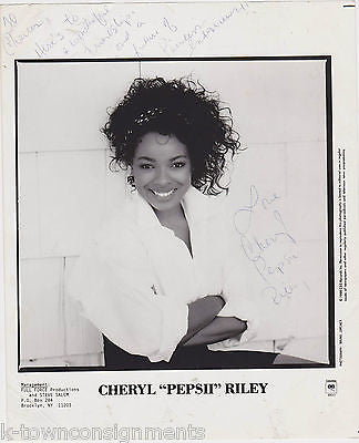 CHERYL PEPSII RILEY FULL FORCE R&B MUSIC VINTAGE AUTOGRAPH SIGNED STUDIO PHOTO - K-townConsignments