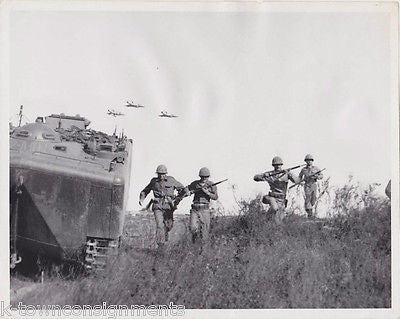 US MILITARY BEACH LANDING SHIPS, TANK, & JETS VINTAGE ARMY SOLDIERS FILE PHOTOS - K-townConsignments