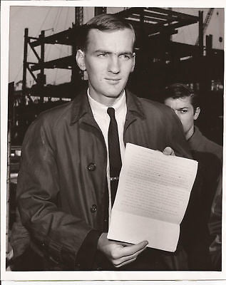 DAVID MILLER ANTI-WAR PRESS PHOTO PACIFIST NEW YORK - K-townConsignments