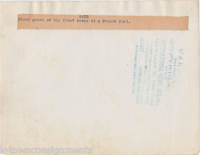 ARMY SOLDIER AT FRENCH POST W/ OLD WOMAN ORIGINAL WWI MILITARY PRESS PHOTO - K-townConsignments
