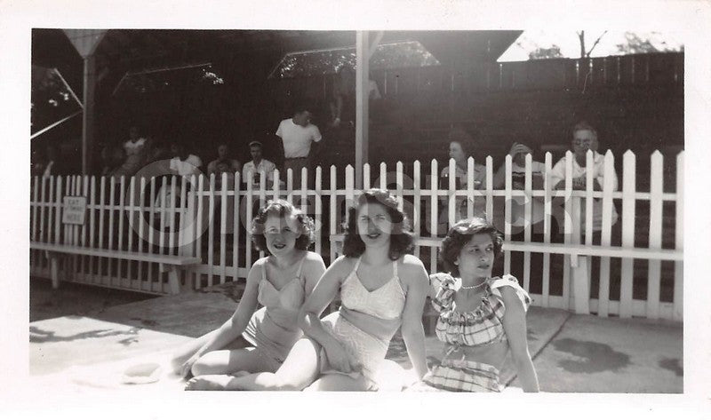 Lovely Swimsuit Babes on View Vintage 1940s b&w Snapshot Photo #20