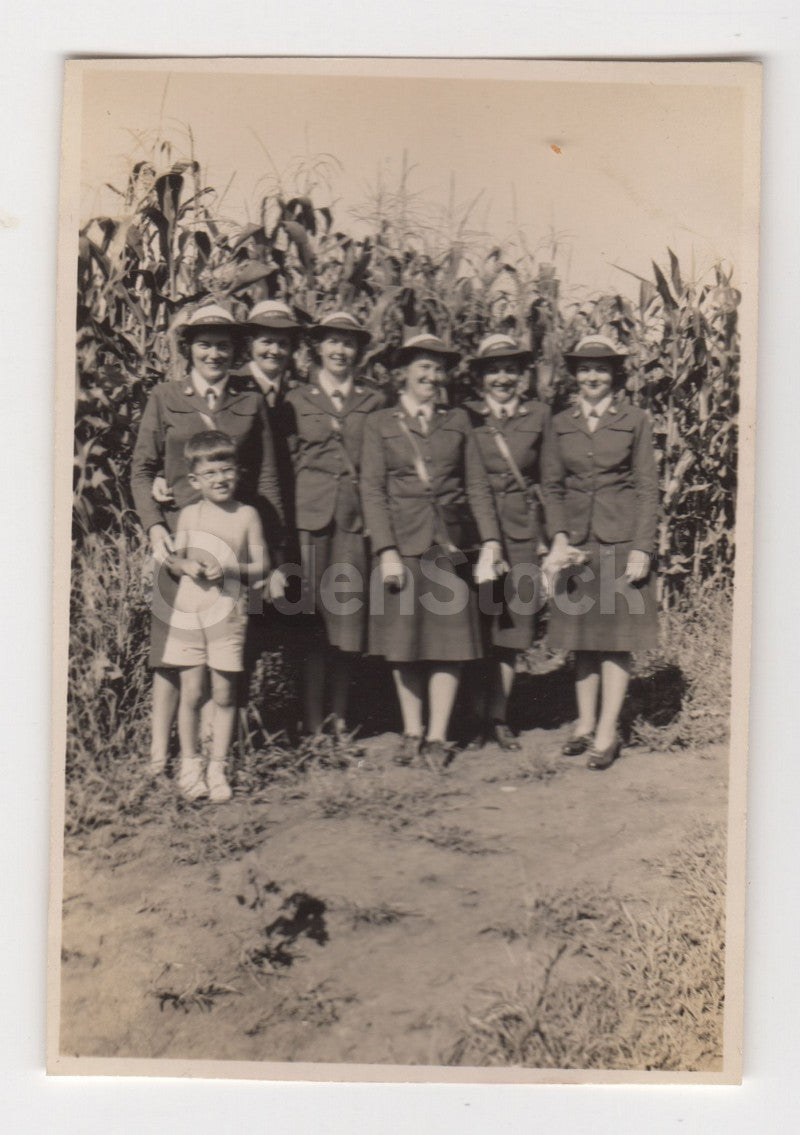 WWII Waves Military Women in Uniform Wayside Farm Vintage Snapshot Photo