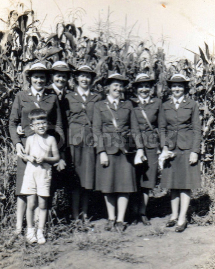 WWII Waves Military Women in Uniform Wayside Farm Vintage Snapshot Photo