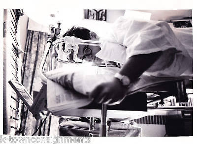 SENATOR TED KENNEDY RELAXING MASSAGE VINTAGE POLITICAL NEWS PRESS PHOTOS - K-townConsignments