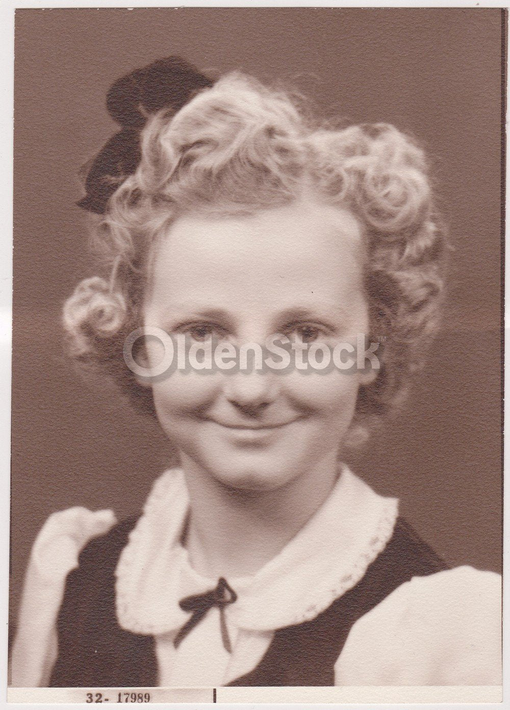 Darling Redhead Schoolgirl Vintage Picture Day Class Photograph