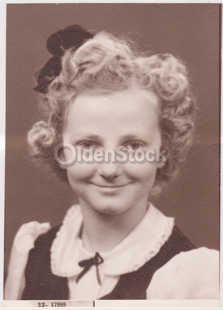 Darling Redhead Schoolgirl Vintage Picture Day Class Photograph